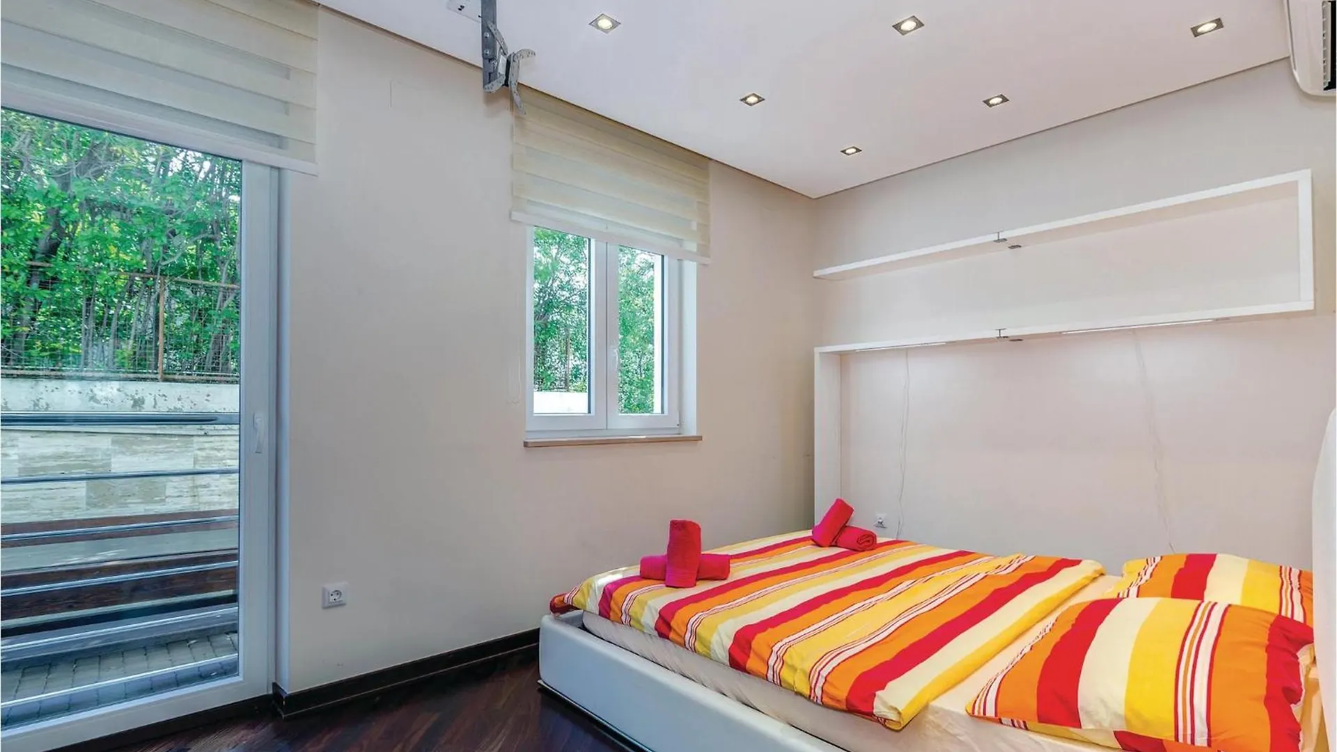 Amazing Apartment In Crikvenica With Kitchen