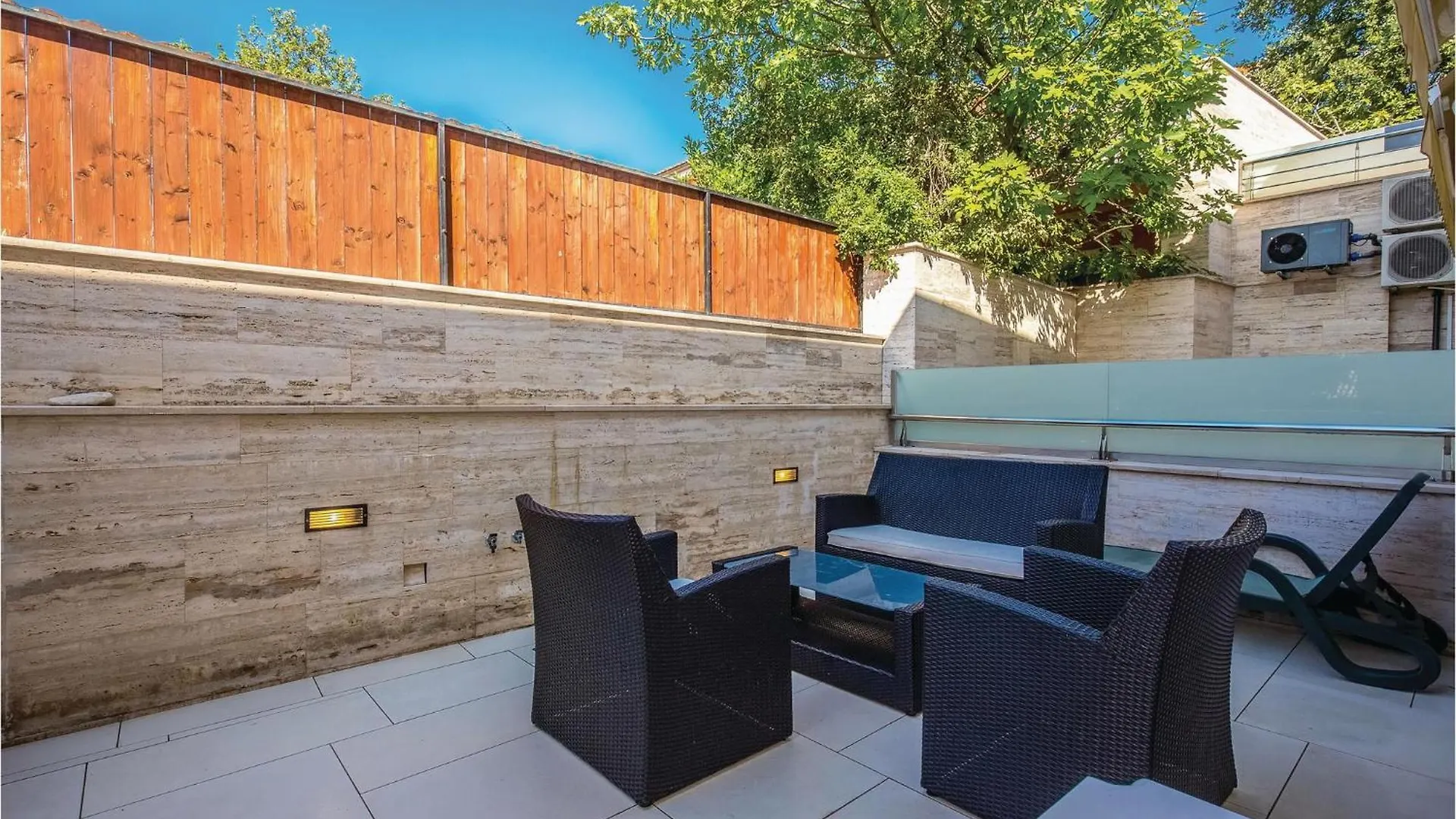 Amazing Apartment In Crikvenica With Kitchen 0*,